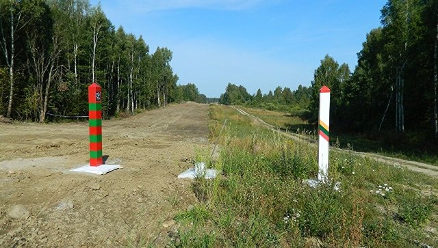 Литовские военные начали строить забор на границе c Россией