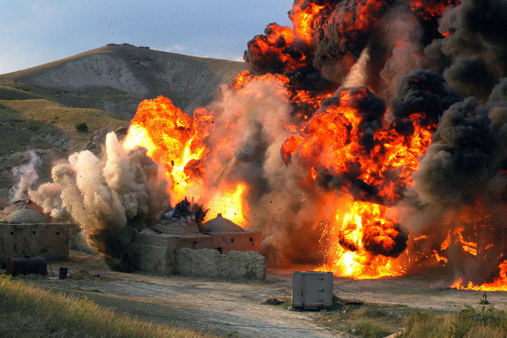 Пламя Дейр-эз-Зора: САА разгромила командный центр и склад боеприпасов ИГИЛ