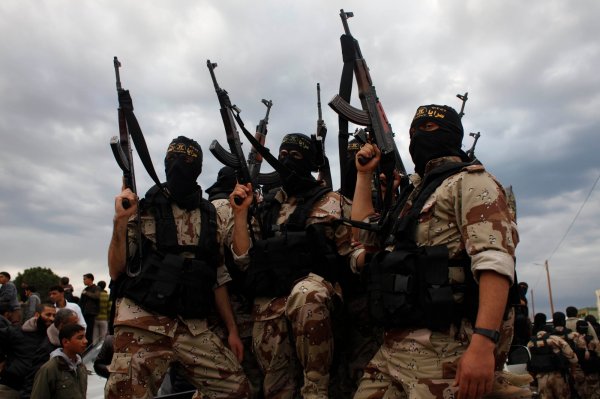 Реки крови в «раю исламистов»: Крупнейшие банды начали жестокую войну