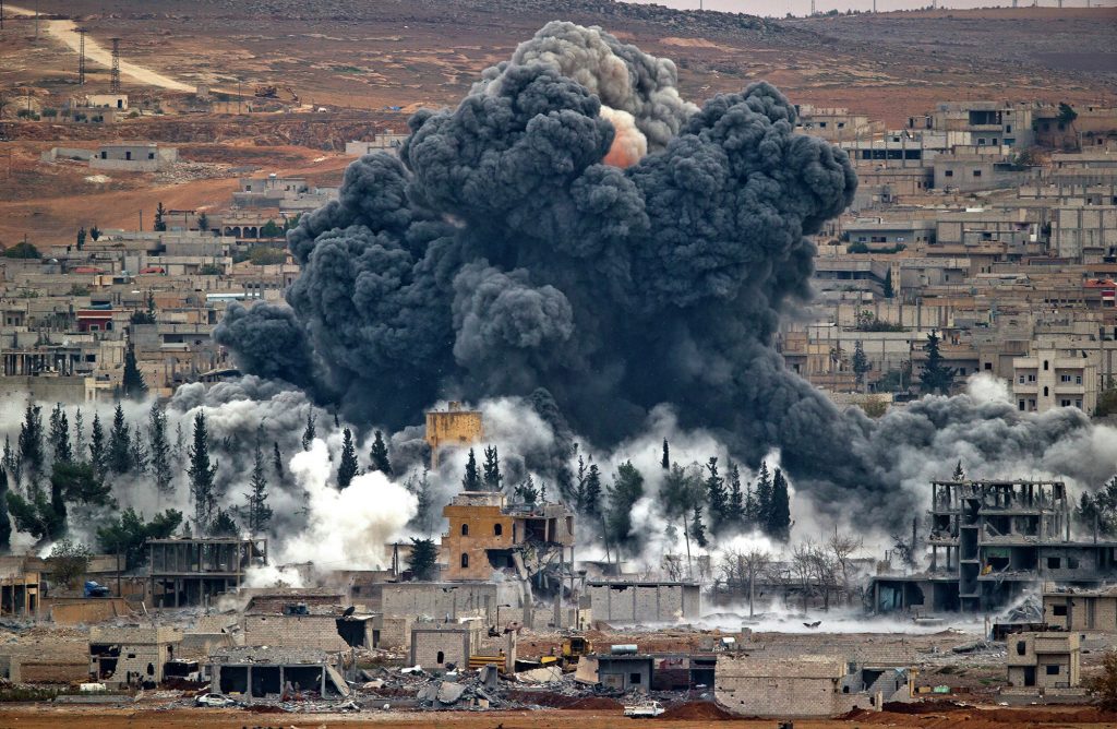 Битва за Ракку: конвой ИГ сгорел под огнем авиации Асада