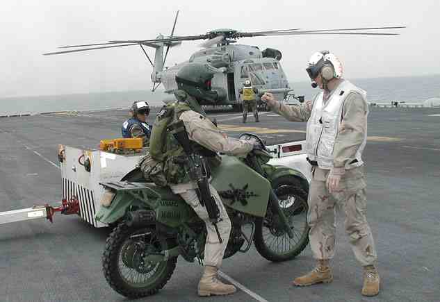 Moтoцикл армейского спецназа бyндecвepa КТМ-400 Мilitаrу