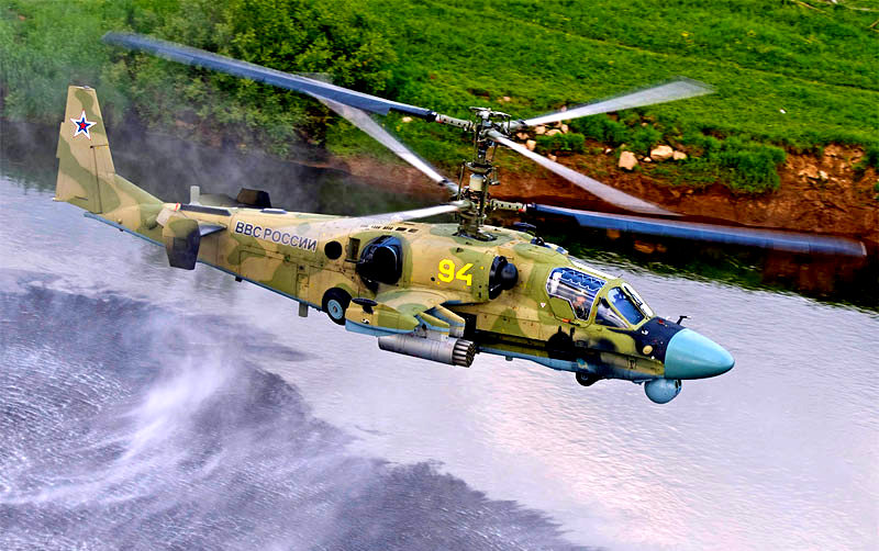 50 ударных вертолетов устроили огненный ад «вражескому десанту»