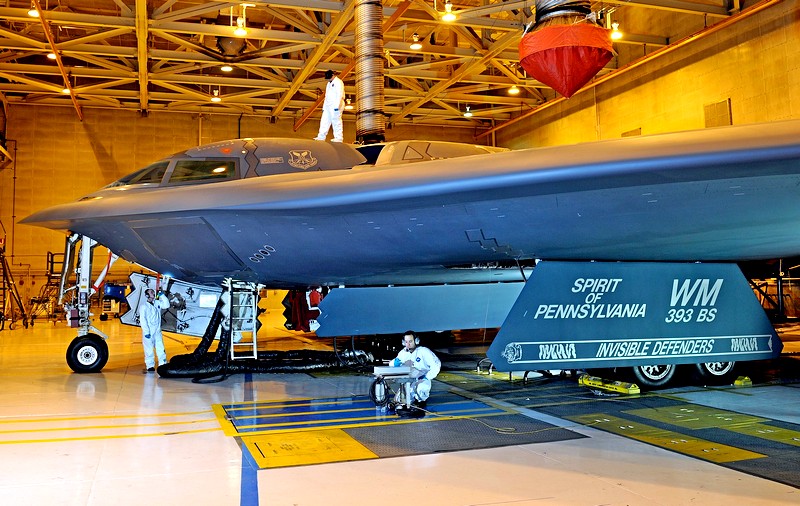 Новая жизнь В-2: США готовят к модернизации самый необычный бомбардировщик