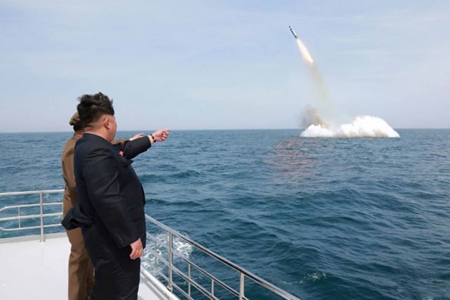 Северная Корея запустила новую неизвестную ракету в сторону Японии
