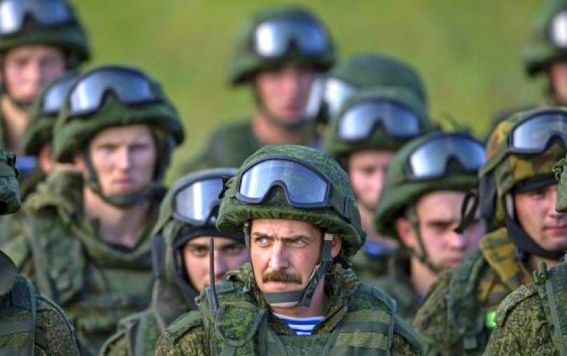На границу с Украиной идут российские боевые генералы