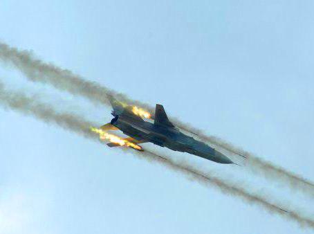 «Ястребы» атакуют: Су-24 расчистили путь для штурма в Хаме