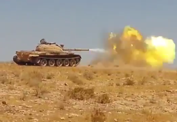 Безысходная атака ИГ: Т-62 не помог боевикам вернуть нефтяные месторождения