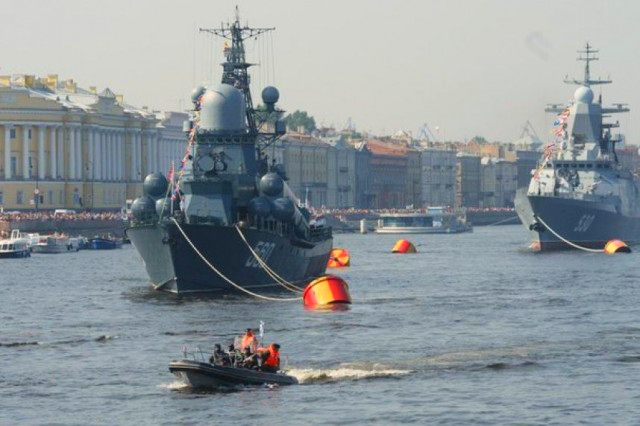 Американец о военно-морском параде в Санкт-Петербурге: «Впечатляющая мощь!»