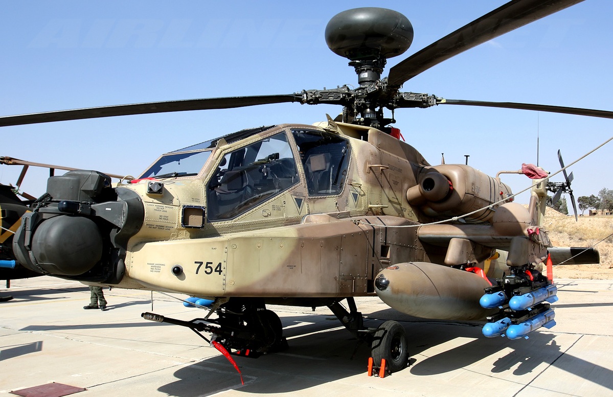 Управление в реальном времени: боевой АH-64D «Saraf» с ракетами Spike NLOS