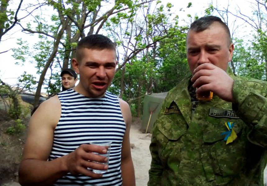 Бойцы 24й бригады ВСУ устроили пьяный дебош с избиением детей в Старобельске