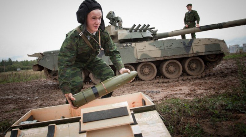 Российские танкисты на Урале применили редкую тактику сквозных атак