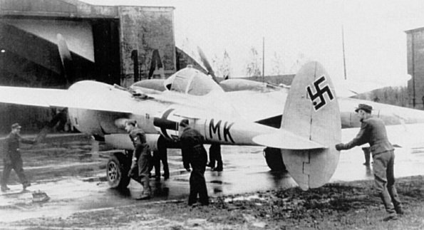 История американского летчика-ренегата угнавшего P-38 Lightning для немцев