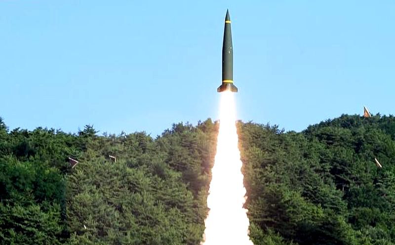 Опубликовано видео с испытаний новых баллистических ракет Южной Кореи