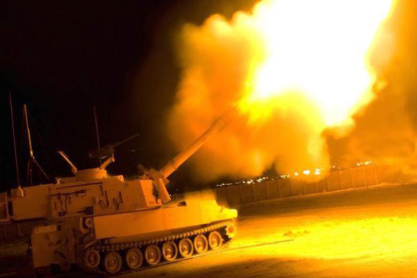 США готовят военный удар: куда Америка перебрасывает сотни танков и гаубиц?
