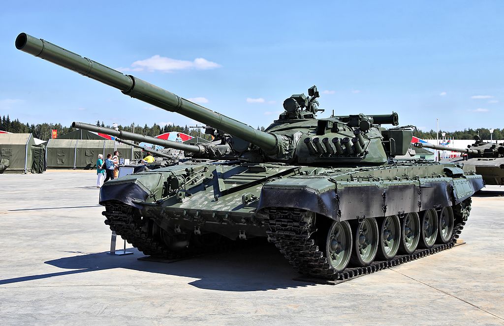 Украинцы высмеяли «показуху» Порошенко с советским танком Т-72