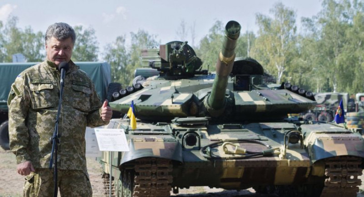 Жалкая пародия: Порошенко похвастался новеньким украинским Т-72А "Нож"