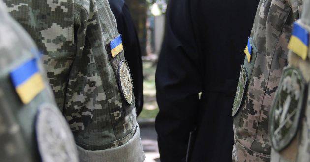 На Донбассе пьяные ВСУшники избили мужчину за отказ кричать «Слава Украине»