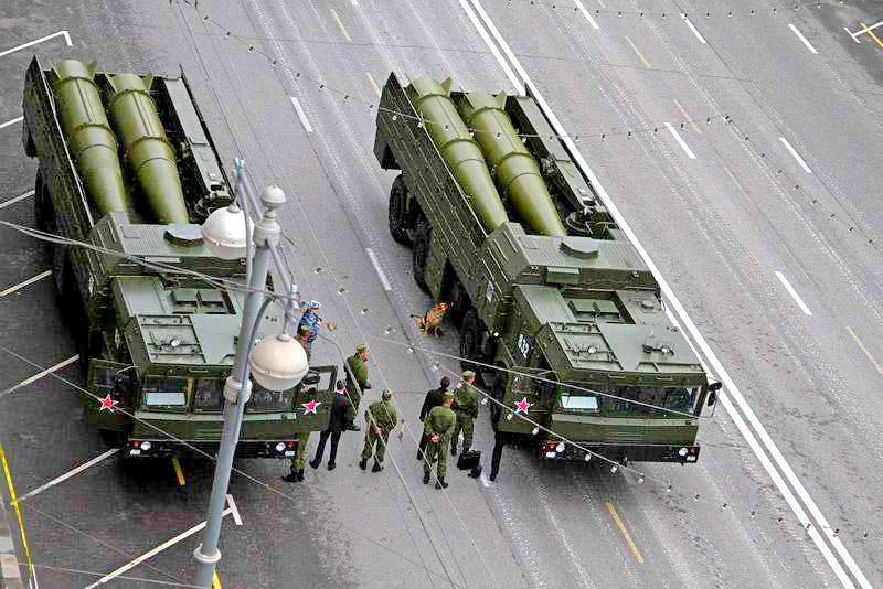 Готовясь бомбить КНДР, США обвиняют Россию в наличии ракет