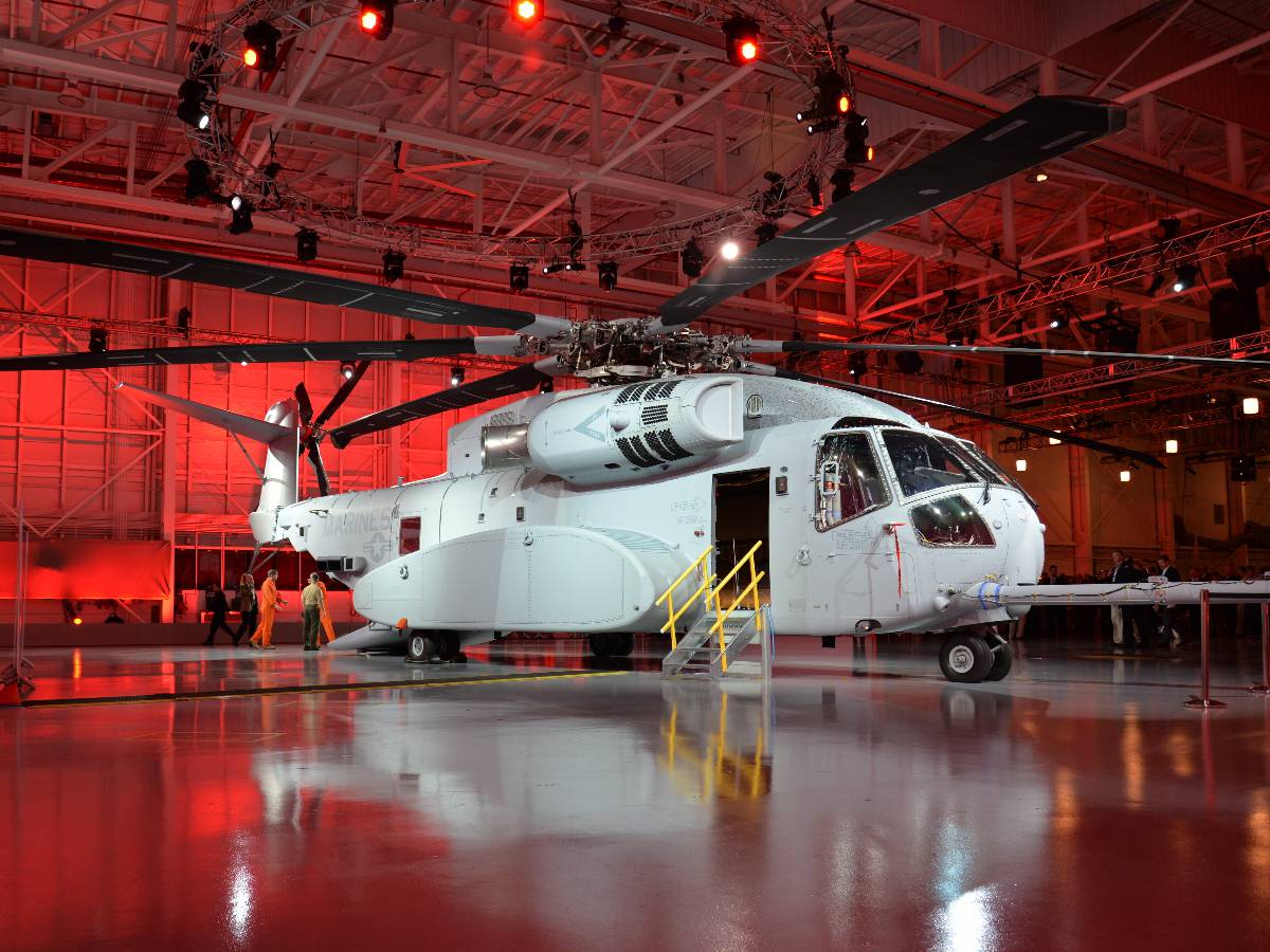 Новинка флота США: CH-53K King Stallion – вертолет, который уже проиграл