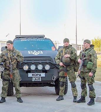 Украинский спецотряд головорезов с винтовками возьмет Донбасс в кольцо