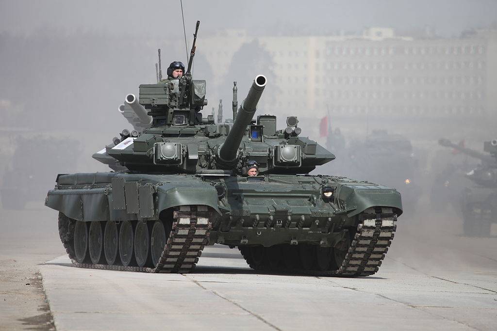Т-90 в деле: Минобороны опубликовало видео работы лучших российских танков