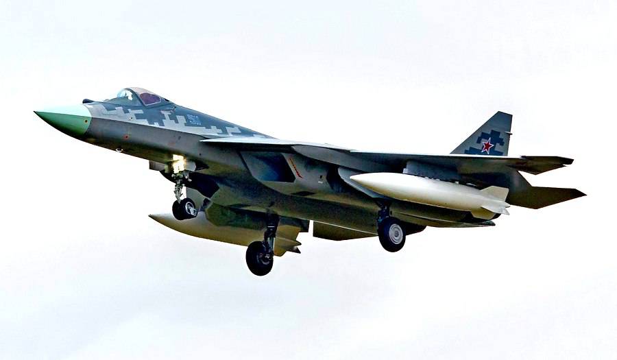 Проходящий испытания 11-ый истребитель Су-57 в новом окрасе попал в кадр
