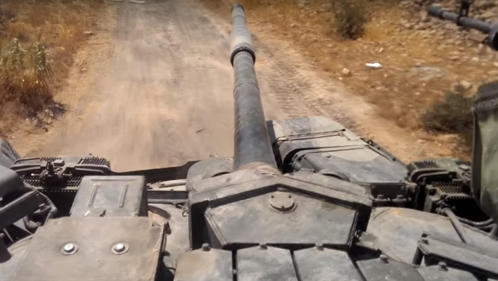Долгожданное подкрепление на западе Алеппо: русские Т-90 попали в объектив
