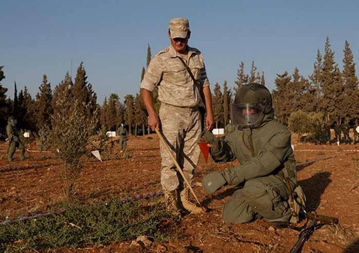 600 сирийских саперов подготовили специалисты противоминного центра ВС РФ