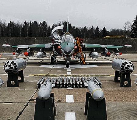Кошмар НАТО: опасные Як-130 бомбят "агрессоров из Вейшнории"