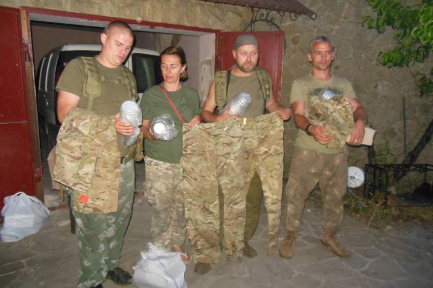 Попрошайки ВСУ: боевики «АТО» используют волонтеров для личной наживы