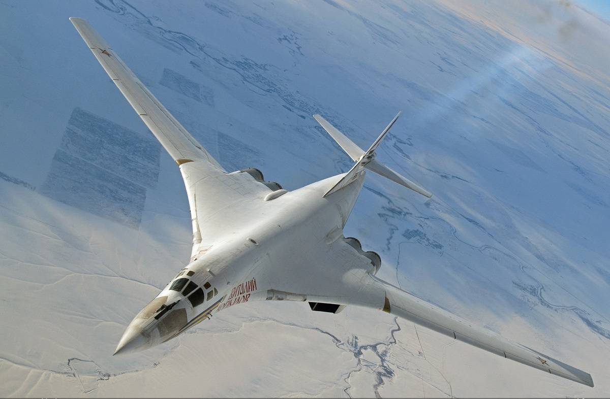 ПАК ДА или Ту-160М2: новые подробности о строительстве «Белого лебедя-2»