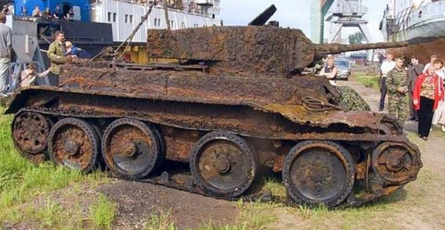 Эхо войны: Археологи обнаружили в лесу старый танк