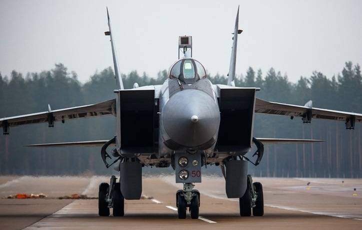 Втрое мощнее: модернизированные МиГ-31БМ встают на оборону РФ