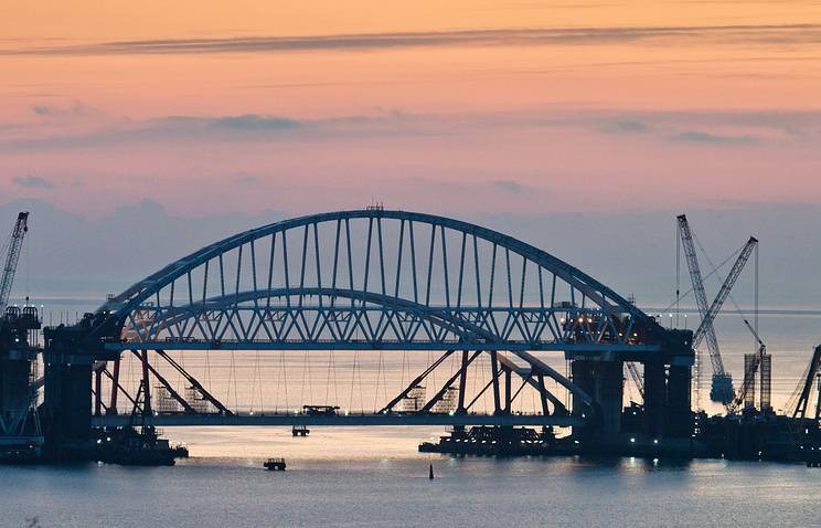 Военные беспилотники США наблюдают за возведением Крымского моста