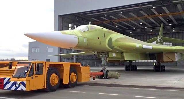 Первые кадры: выкатка нового Ту-160М2 попала на видео