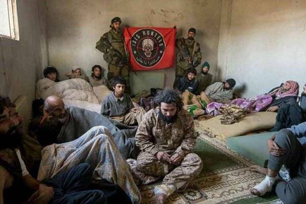 250 боевиков в плену: «Охотники на ИГИЛ» зачистили остров близ Дейр эз-Зора