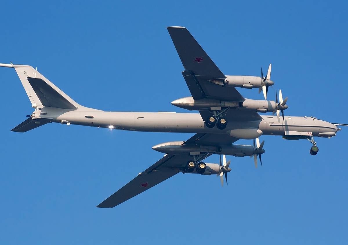 Противолодочные Ту-142М3 выполнили учебные полеты над Тихим океаном