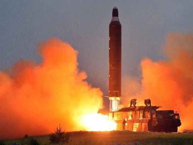 Выгодно ли России развитие ядерного и ракетного проектов Северной Кореи?