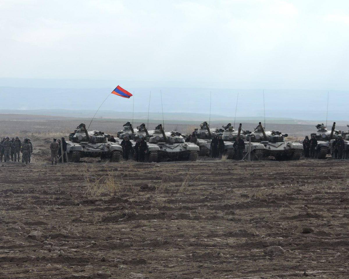 Масштабные учения объединенной группы войск ВС Армении и НКР