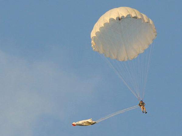 ВДВ получили более 1,3 тыс. комплектов парашютной системы Д-6