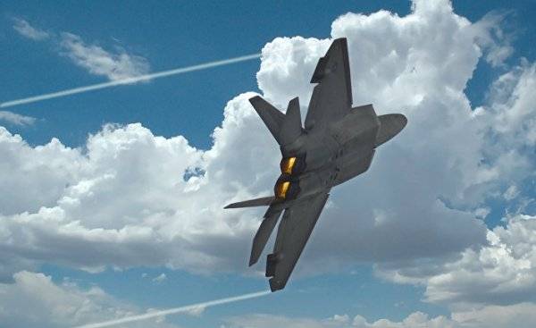 Американские F-22 чуть не сбили российский самолет в небе над Сирией?