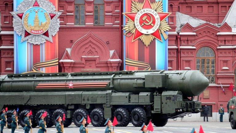 Русское оружие на перспективу: Лучше меньше, но сейчас