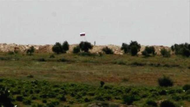 Курды вывесили российский флаг, готовясь к нападению турецкой армии в Африне