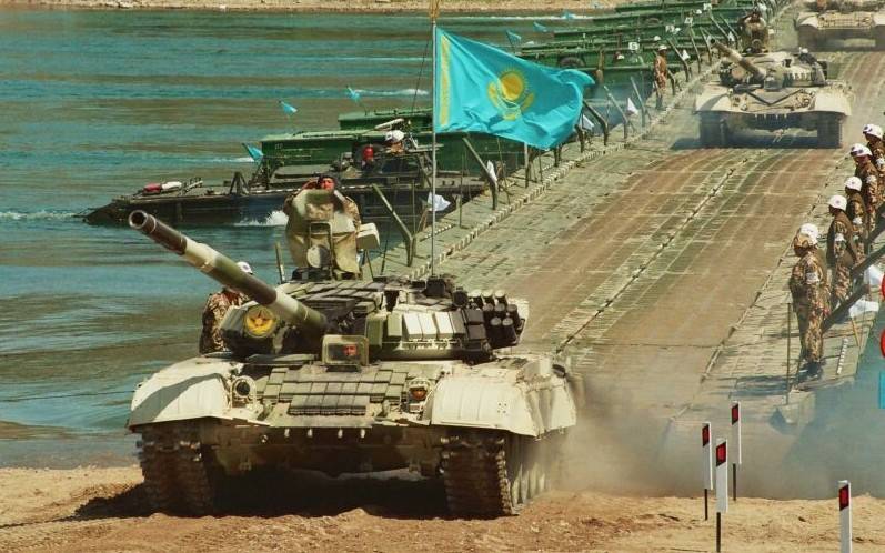 Казахстан переходит в военный лагерь США?