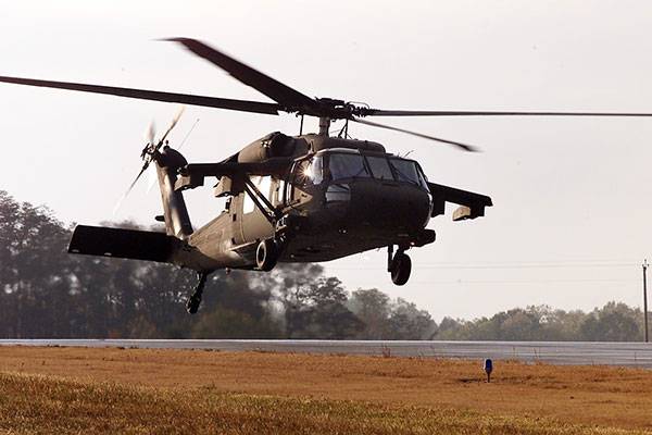Вертолет Black Hawk армии США пробил крышу школы ящиком с боеприпасами