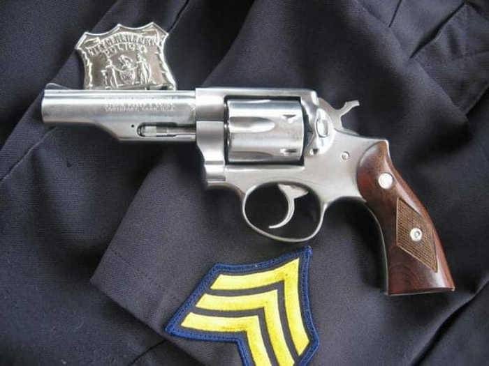 Полиция Нью-Йорка официально отказалась от револьверов