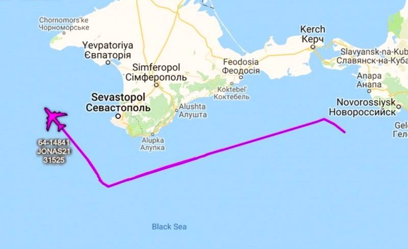 Два военных самолета США ведут активную разведку у берегов Крыма