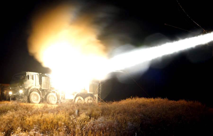 Израильский налёт на Сирию: перехват вражеских ракет попал на видео