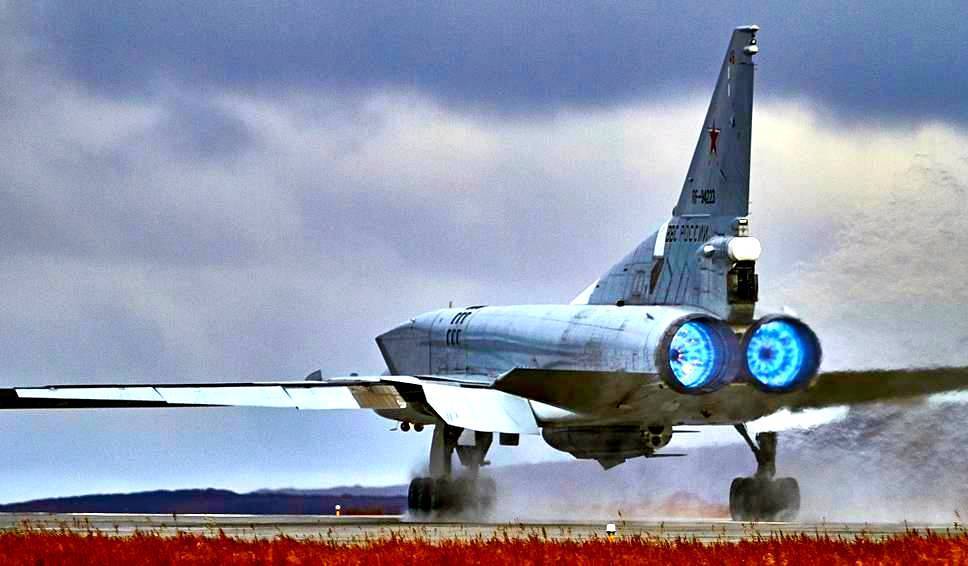 Бомбардировщик-ракетоносец Ту-22М3М произвел первый полет