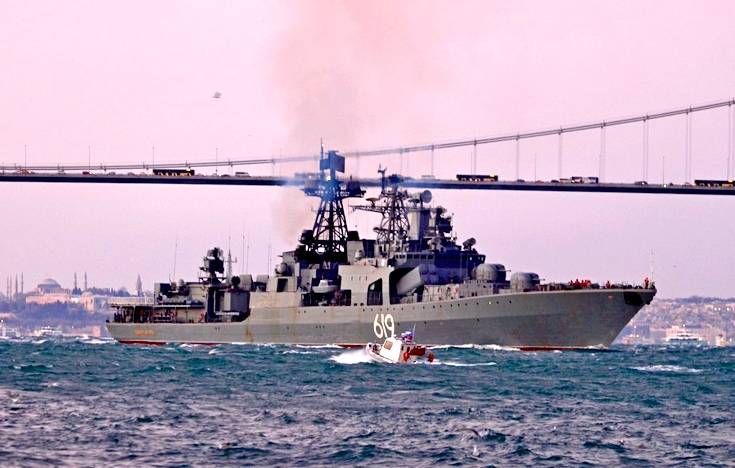 Привет непрошенным гостям: Россия перебросила мощный БПК в Черное море